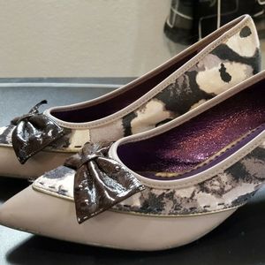 Poetic license floral leather kitten heel pump NWT